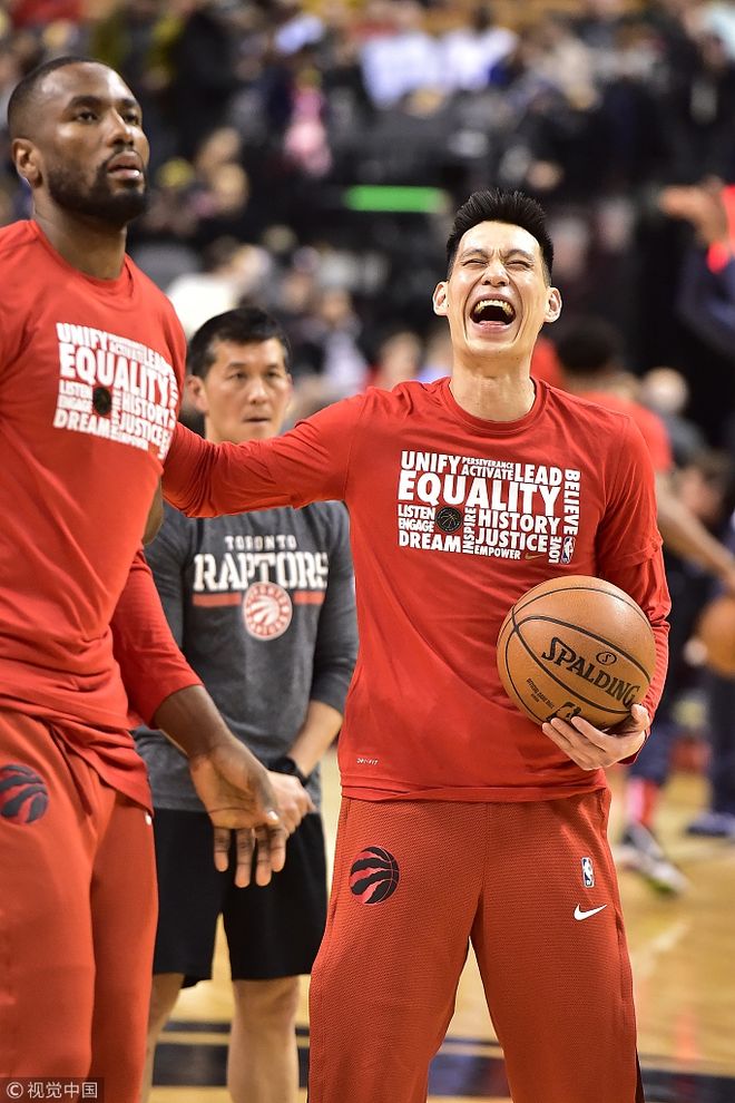 包含广州队训练开放日，集结日复出首秀引欢呼，NBA总决赛在即，年轻球员得到机会的词条